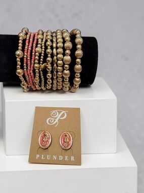 New Plunder Gold Seahorse Stud Earrings With Bracelets